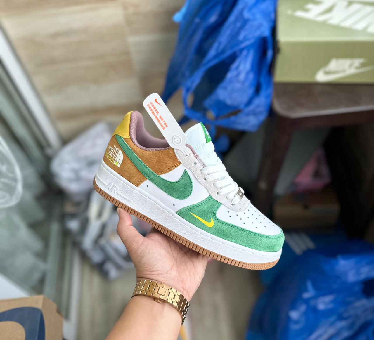 NIKE AIRFORCE NORTH FACE GUCCI