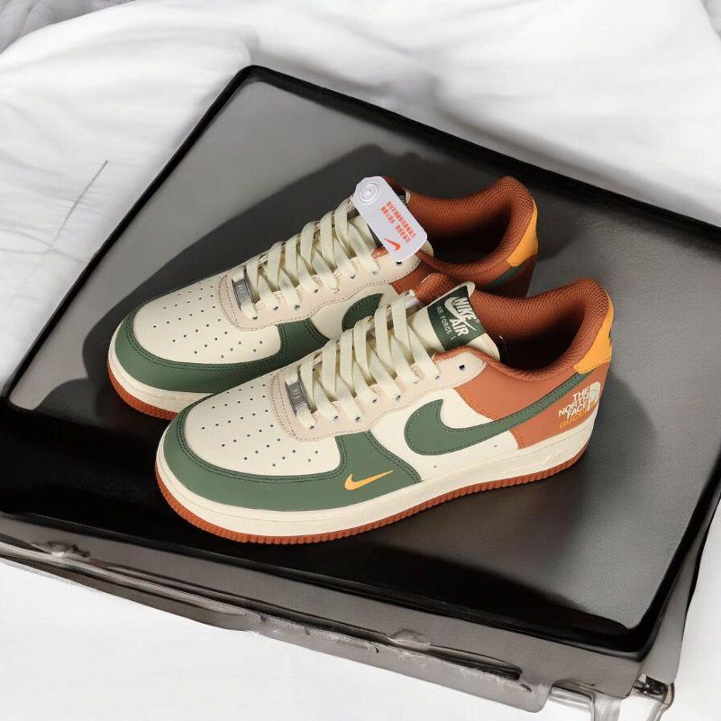 NIKE AIRFORCE NORTH FACE GUCCI