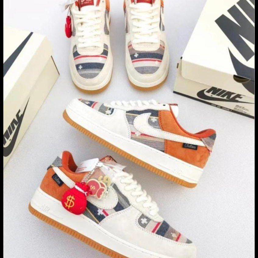 Nike AIRFORCE dollars