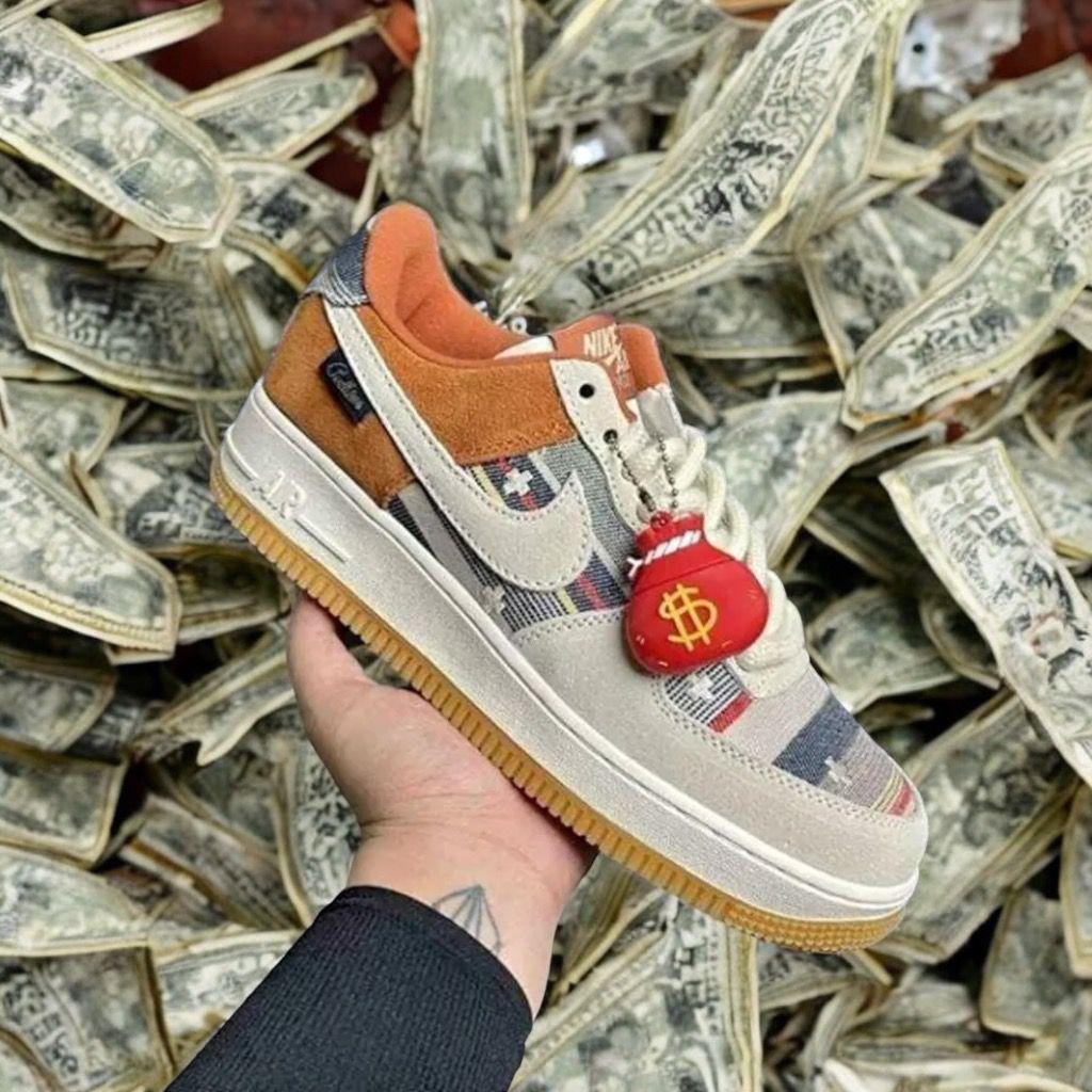 Nike AIRFORCE dollars