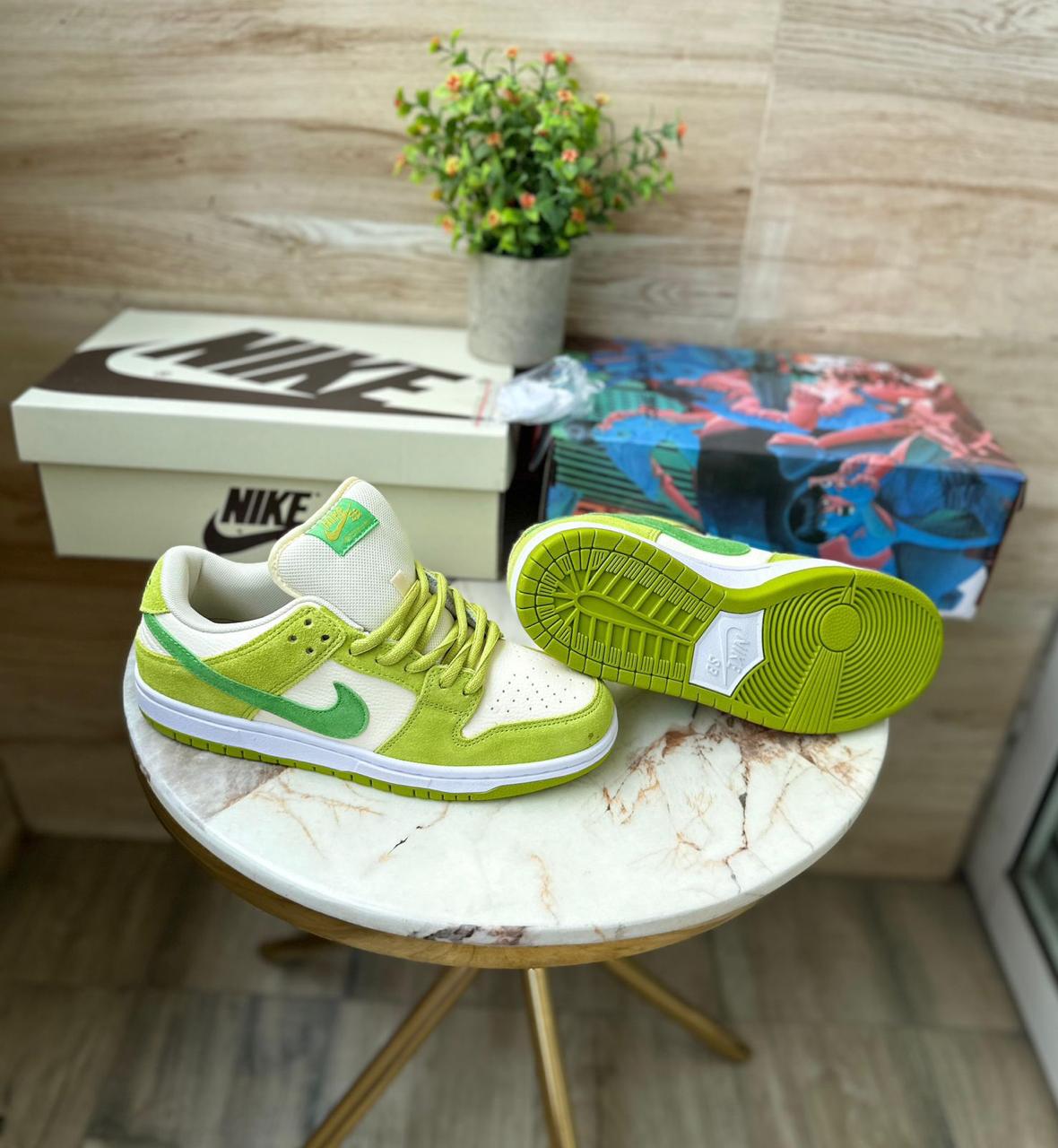 Nike sb dunk GREEN APPLE