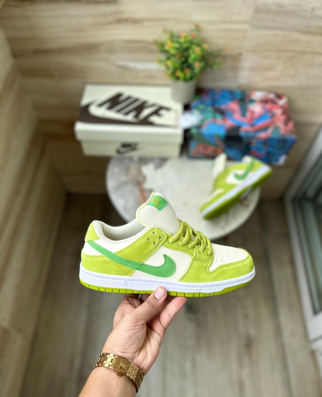 Nike sb dunk GREEN APPLE