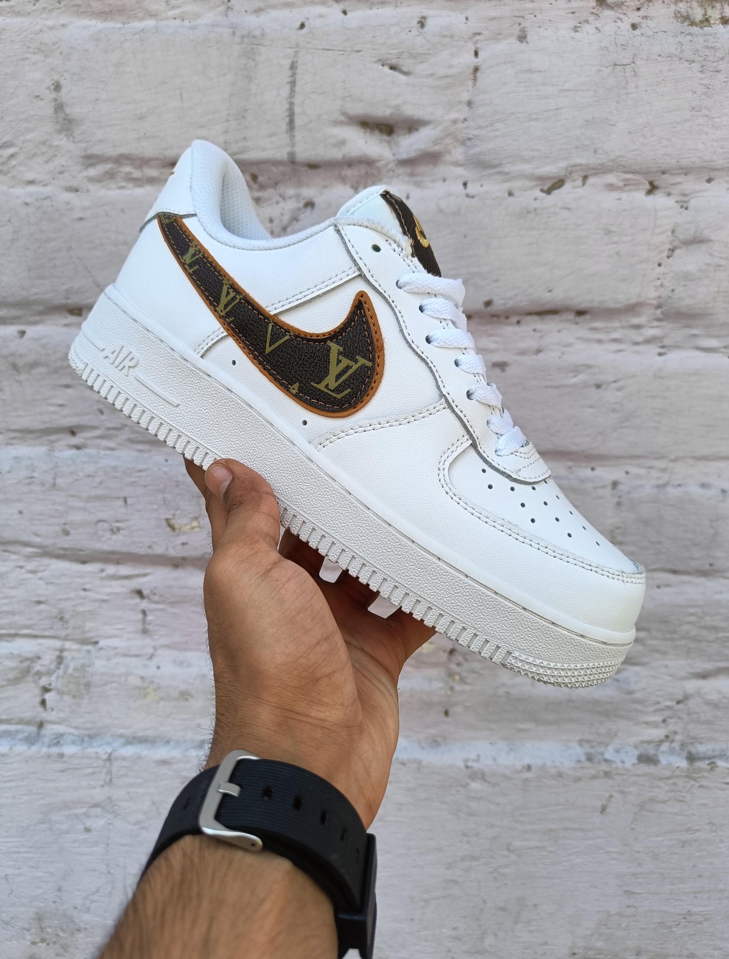 LOUIS VUITTON X AIRFORCE 1